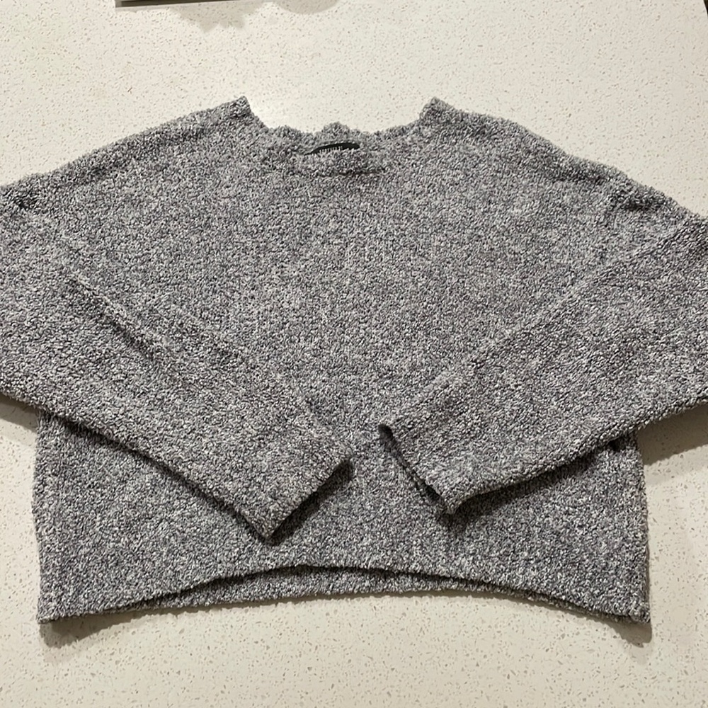 Forever 21 knit sweater size small